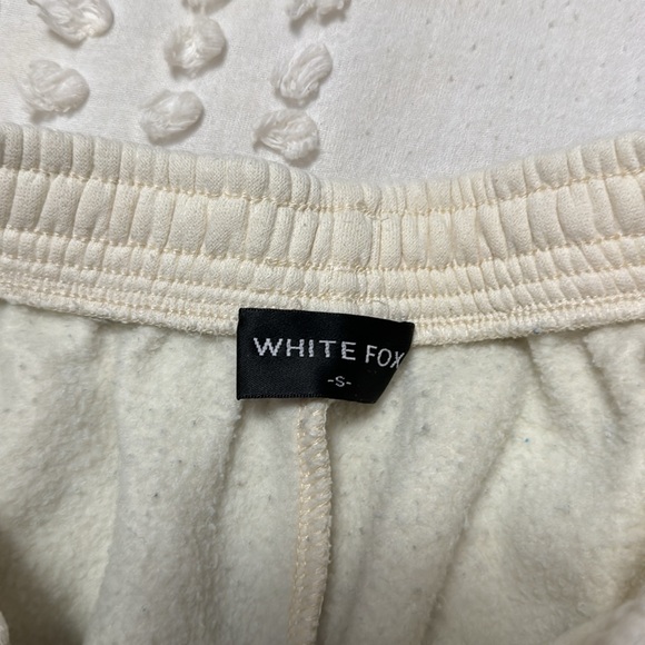 Cream White Fox Set - Picture 5 of 6